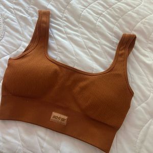 bo&tee sports bra